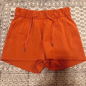 Lululemon on the fly shorts 2.5”